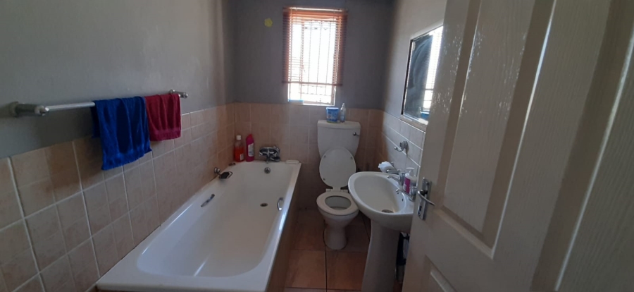 3 Bedroom Property for Sale in Vista Park Free State